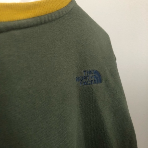 The north face green crewneck (M) - Picture 3 of 3